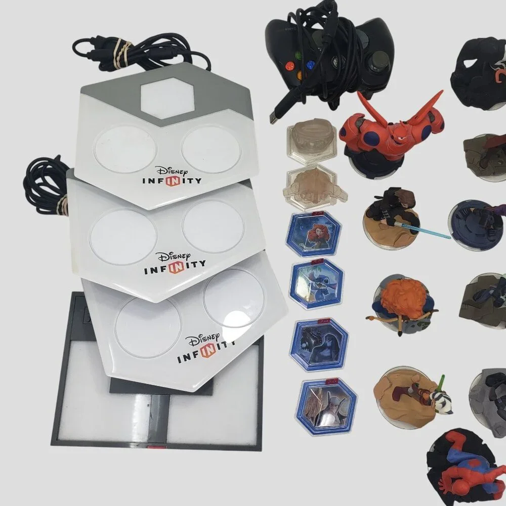 Disney Infinity bundle 30 pcs. for X Box 360